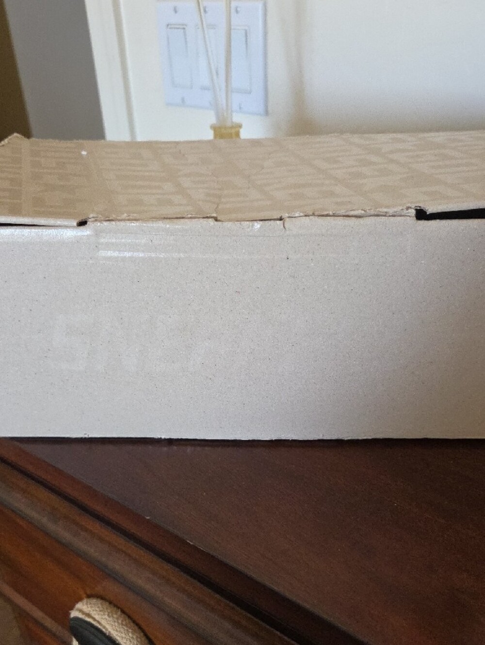 Sneaker Box - Picture 2 of 6